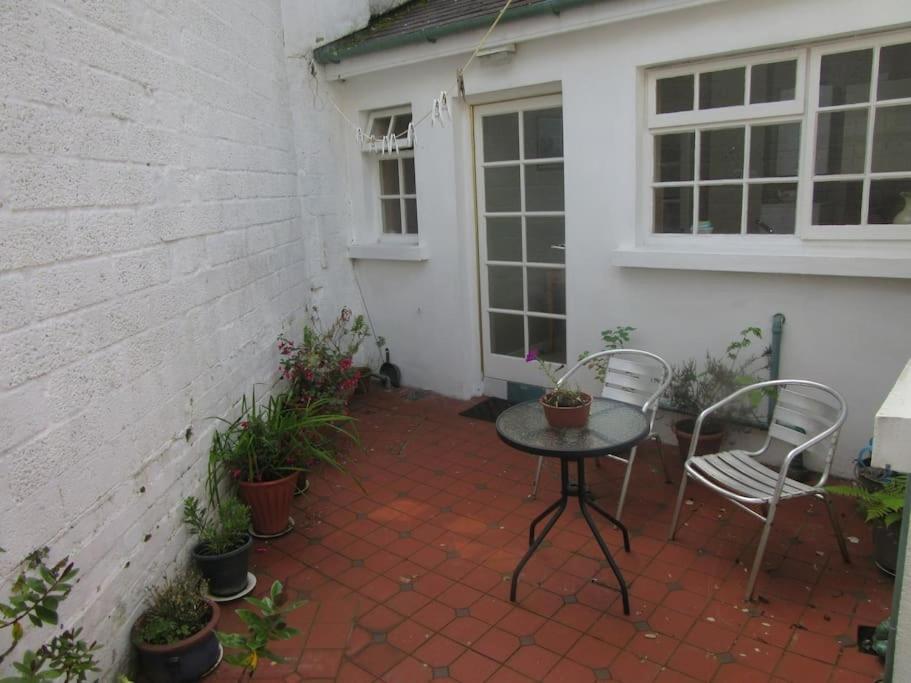 Cathedral Cottage Londonderry Exterior photo